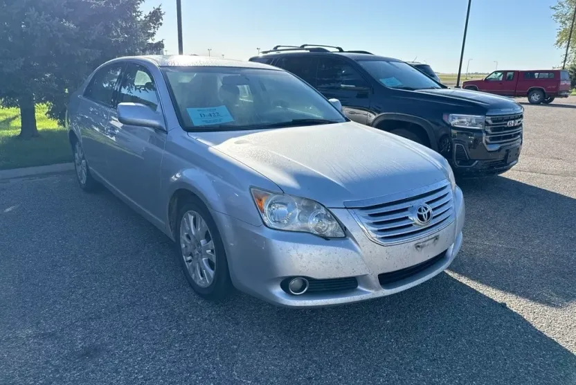 2010 Toyota Avalon XLS photo 1