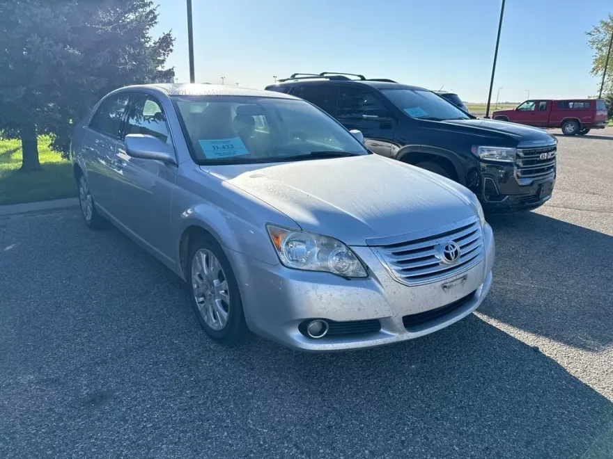 2010 Toyota Avalon XLS photo 1