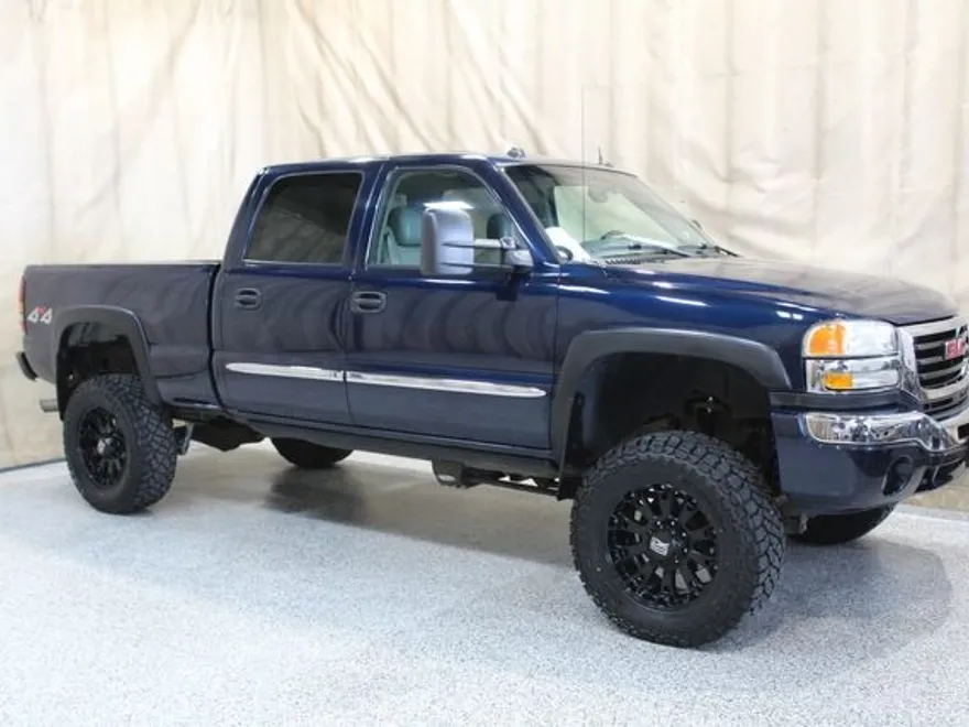 2005 Gmc Sierra SLT photo 1