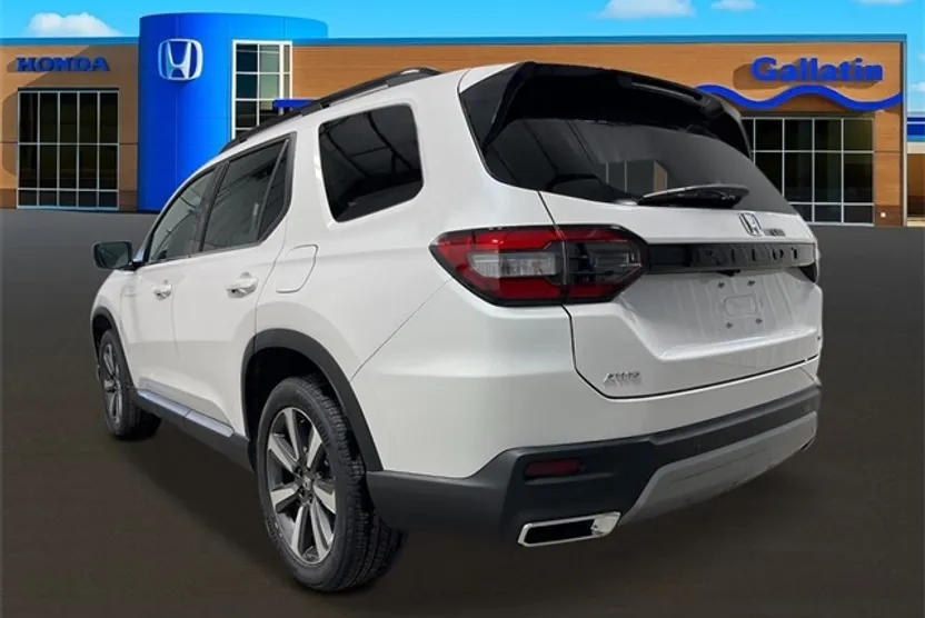 2025 Honda Pilot Touring photo 1