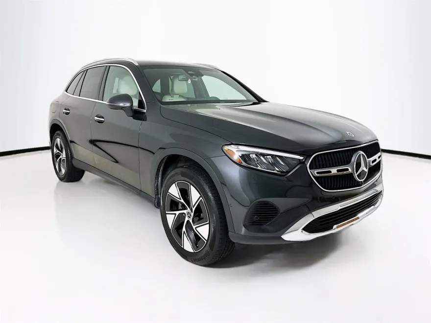 2024 Mercedes Benz GLC 300 4MATIC photo 1
