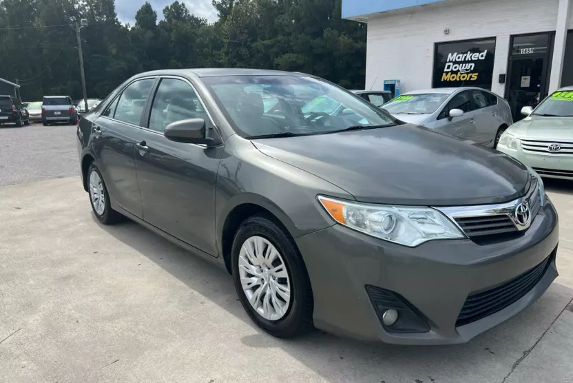 2013 Toyota Camry L photo 1