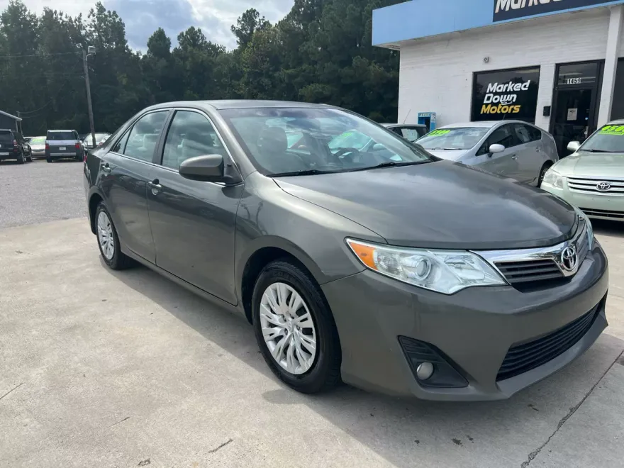 2013 Toyota Camry L photo 1