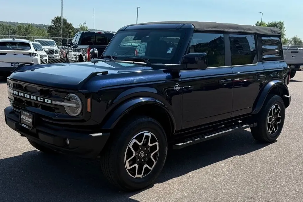 2021 Ford Bronco Outer Banks photo 1