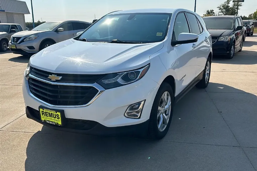 2018 Chevrolet Equinox LT photo 1