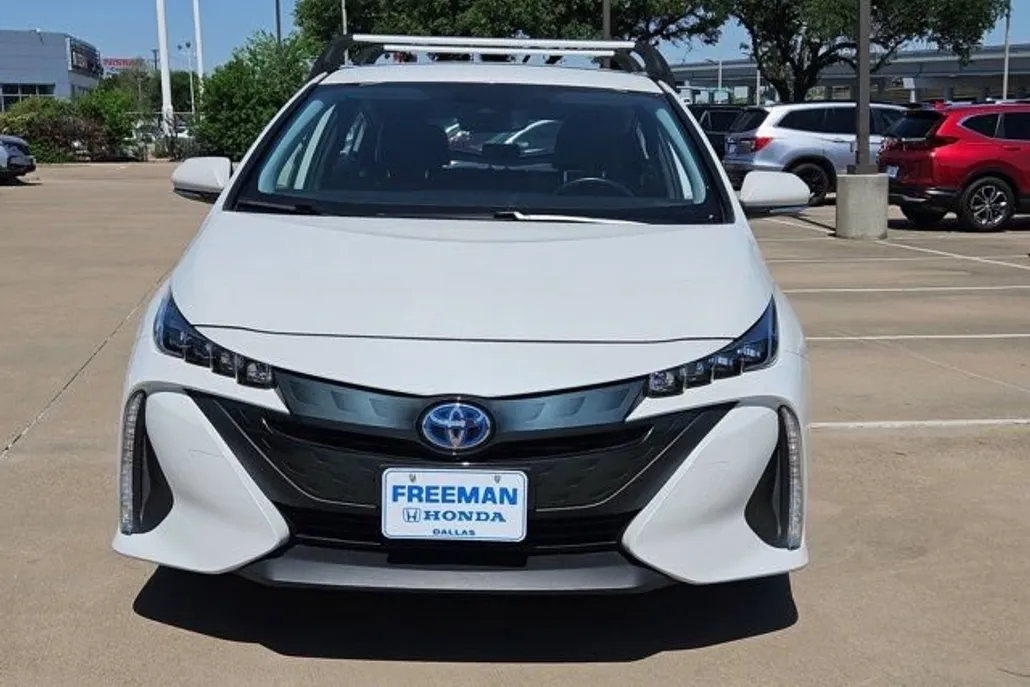 2022 Toyota Prius Prime XLE photo 1