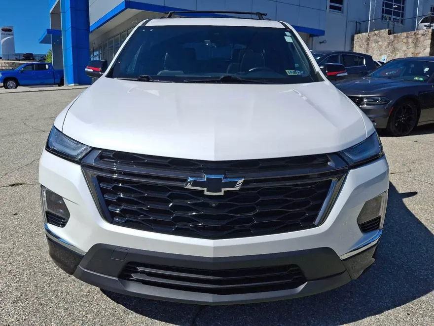 2022 Chevrolet Traverse Premier photo 1