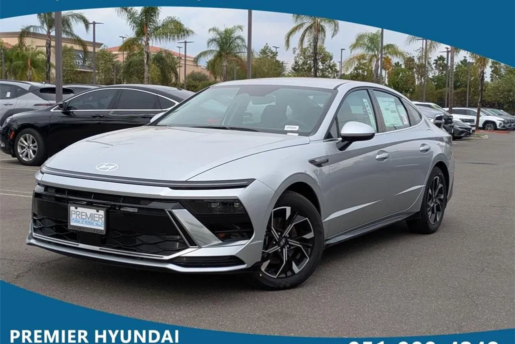 2025 Hyundai Sonata SEL photo 1