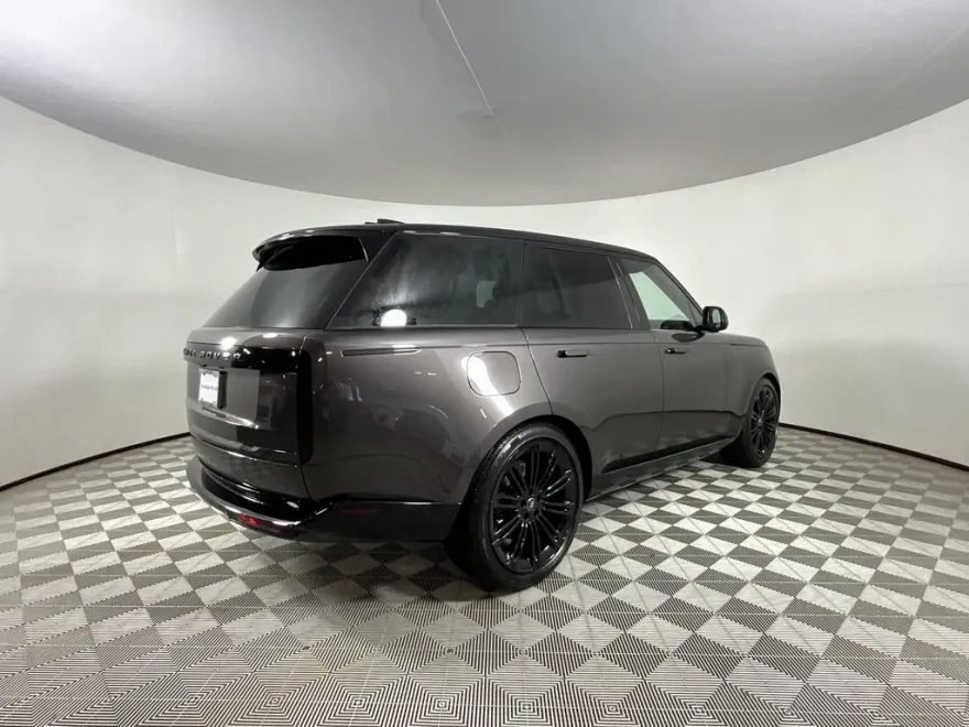 2025 Land Rover Range Rover SE photo 1