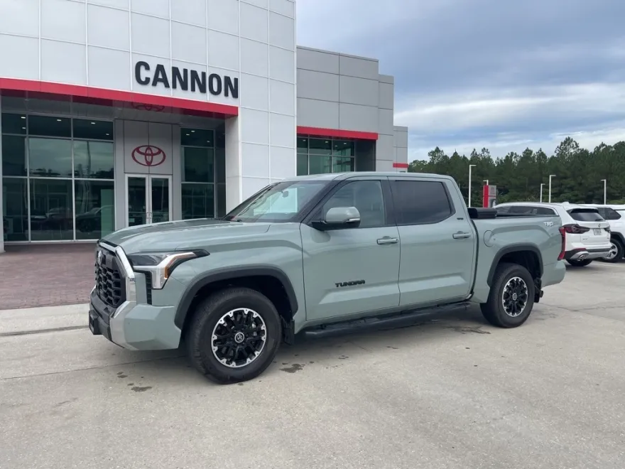 2022 Toyota Tundra SR5 photo 1