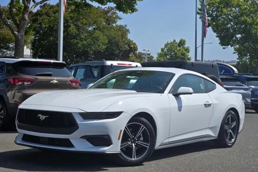 2025 Ford Mustang EcoBoost photo 1