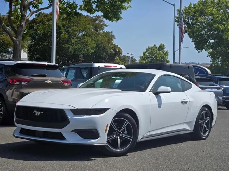 2025 Ford Mustang EcoBoost photo 1