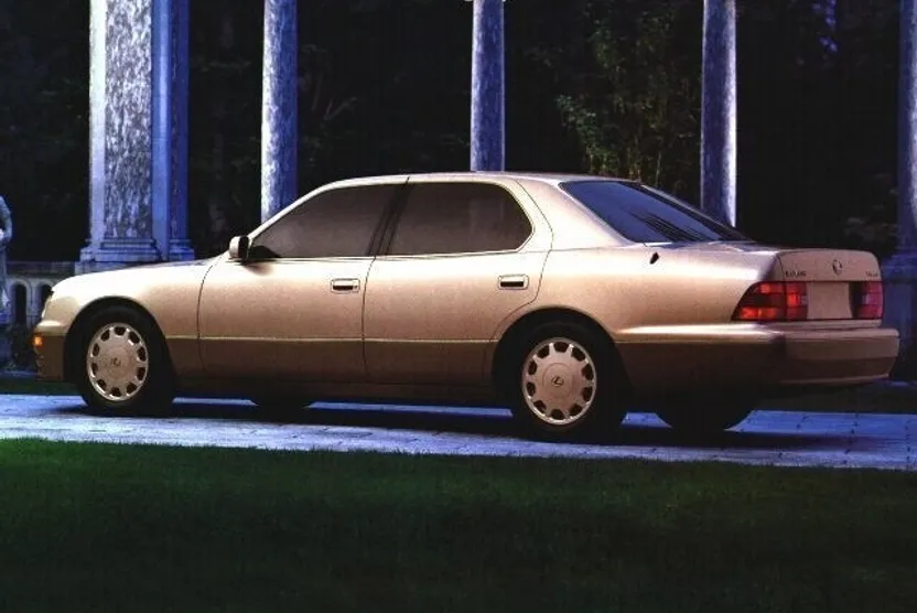 1997 Lexus LS 400 photo 1