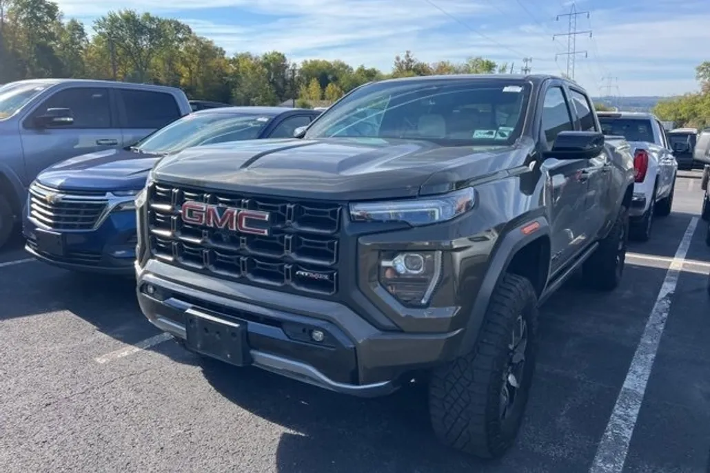 2024 Gmc Canyon AT4X photo 1