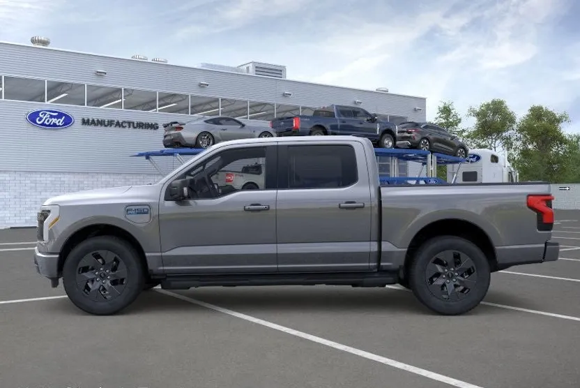 2025 Ford F-150 Lightning photo 1