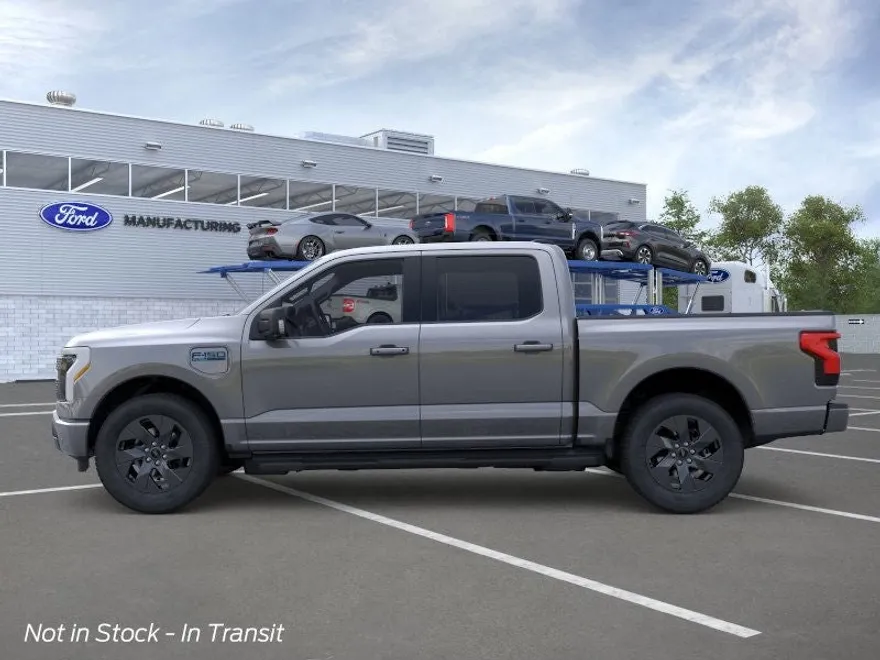 2025 Ford F-150 Lightning photo 1