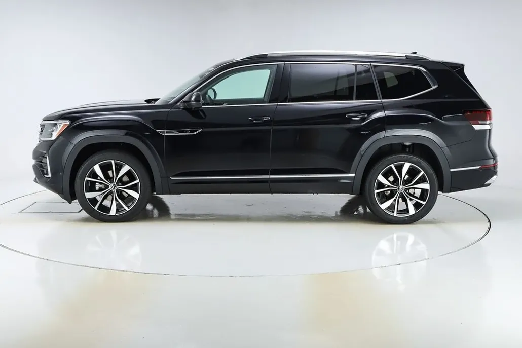 2026 Volkswagen Atlas SEL Premium R-Line photo 1