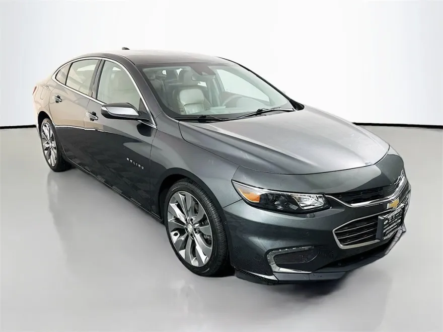 2017 Chevrolet Malibu Premier photo 1