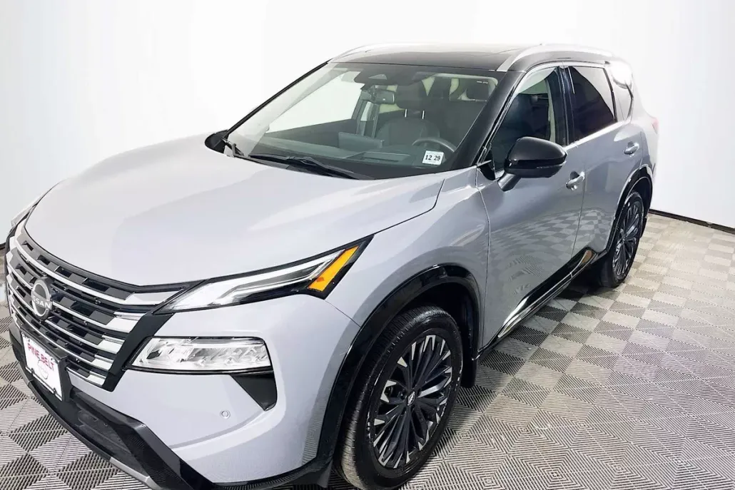2024 Nissan Rogue Platinum photo 1