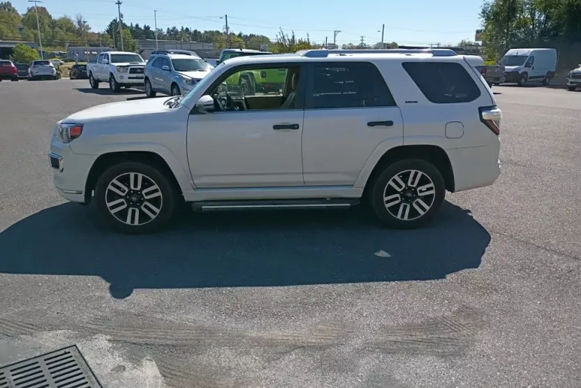 2014 Toyota 4Runner Limited photo 1