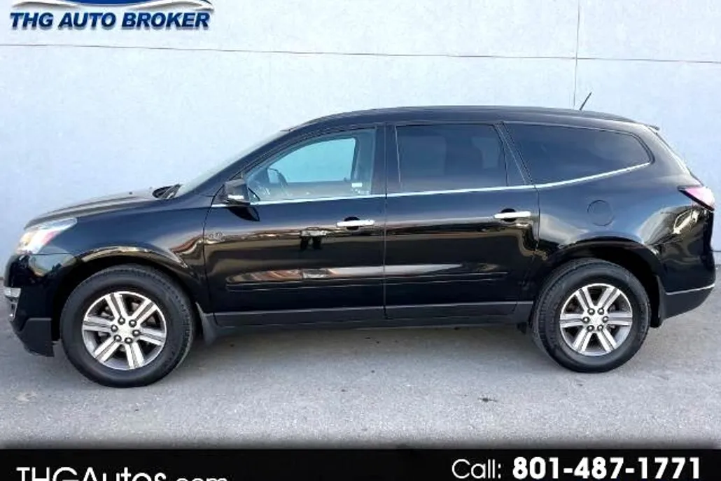 2017 Chevrolet Traverse 2LT photo 1