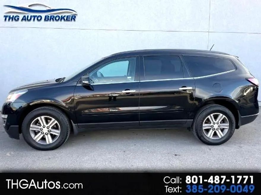 2017 Chevrolet Traverse 2LT photo 1