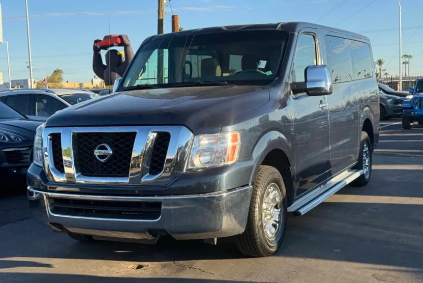 2015 Nissan NV3500 HD SV photo 1