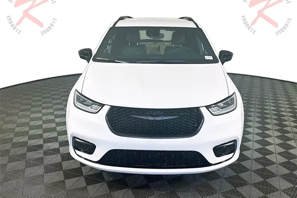 2025 Chrysler Pacifica photo 1