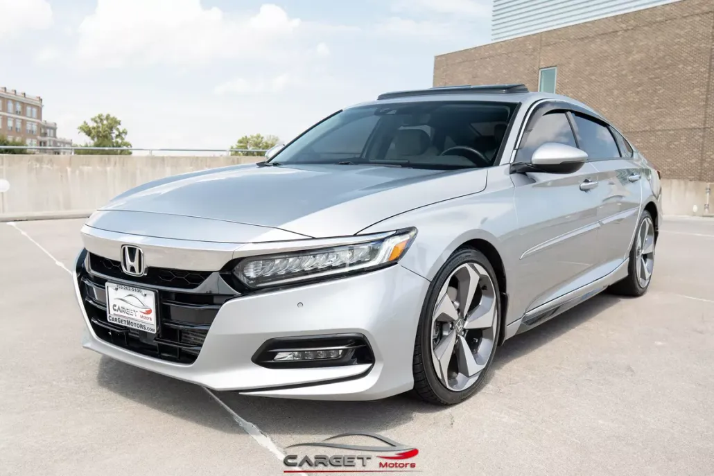 2019 Honda Accord Touring 2.0T photo 1