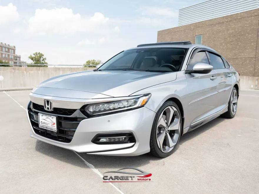 2019 Honda Accord Touring 2.0T photo 1