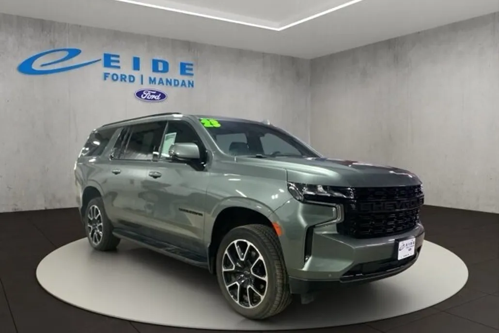 2023 Chevrolet Suburban RST photo 1