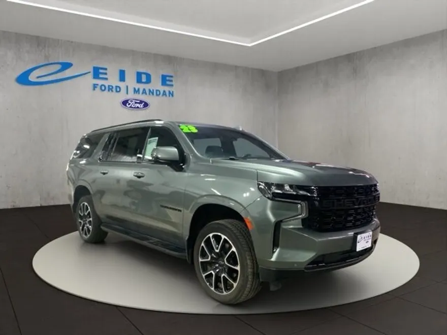 2023 Chevrolet Suburban RST photo 1