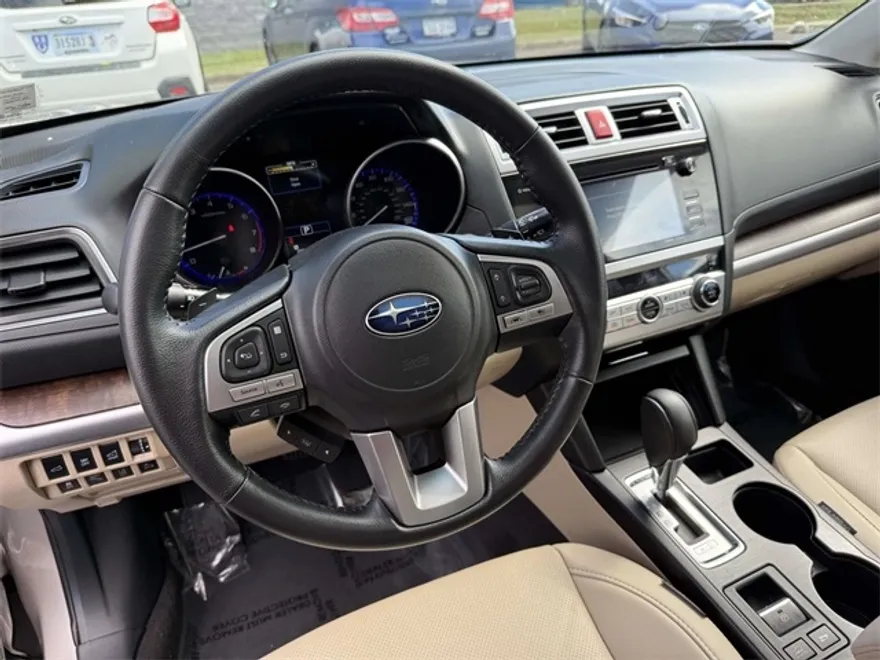 2017 Subaru Outback 3.6R photo 1