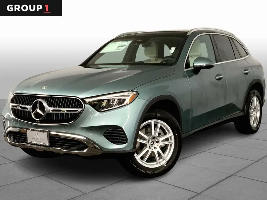 2025 Mercedes Benz GLC 300 4MATIC photo 1