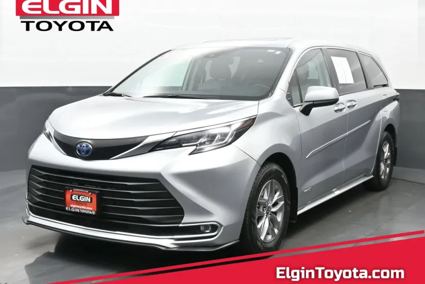 2021 Toyota Sienna XLE photo 1