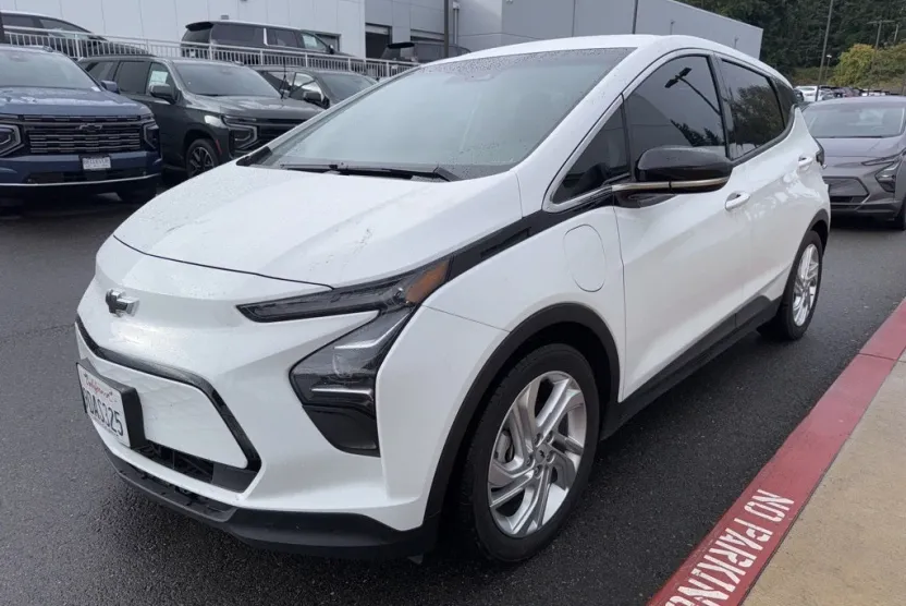 2023 Chevrolet Bolt EV 1LT photo 1