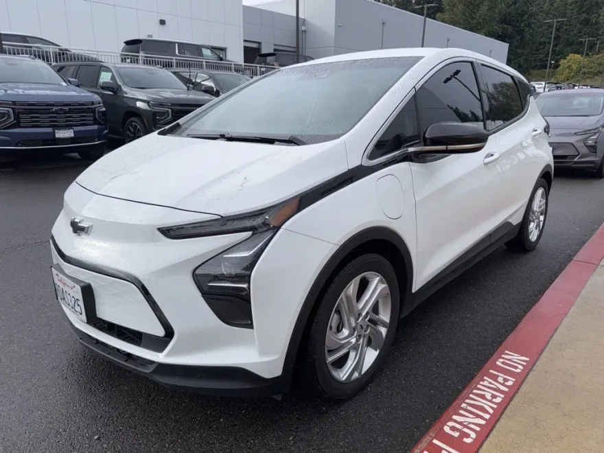 2023 Chevrolet Bolt EV 1LT photo 1