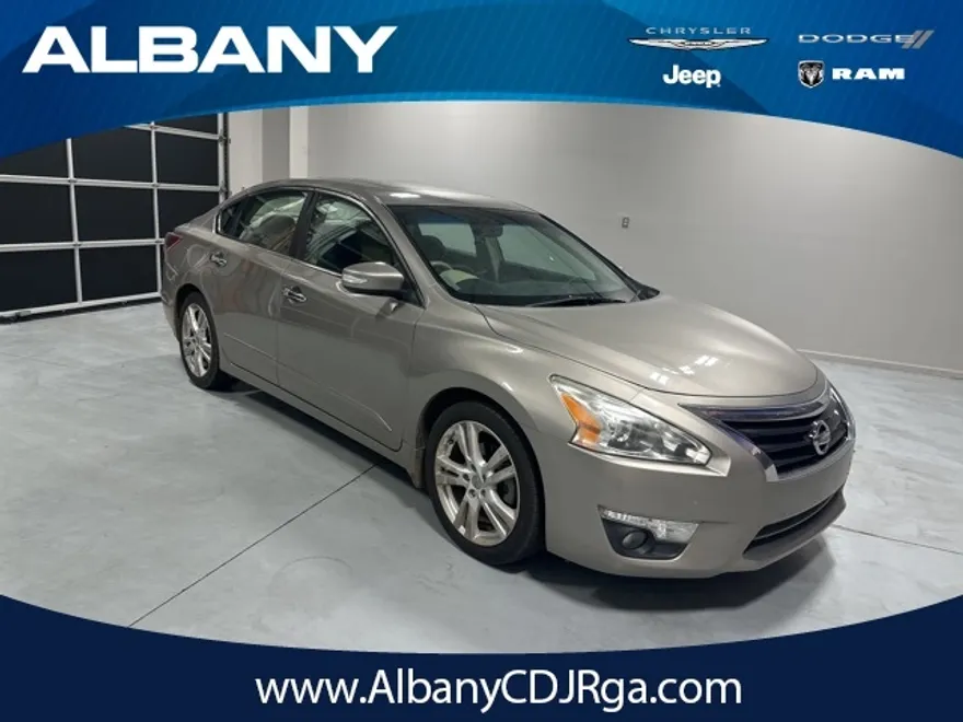 2013 Nissan Altima 3.5 SV photo 1