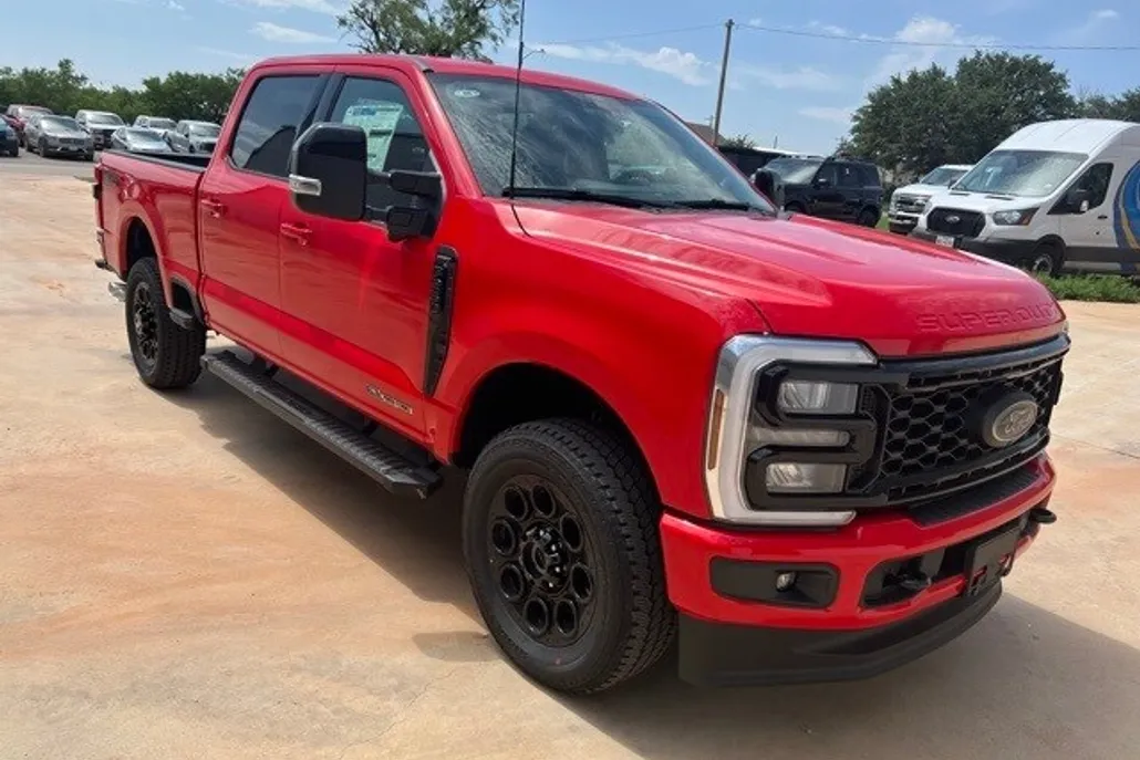 2025 Ford F-250 Lariat photo 1
