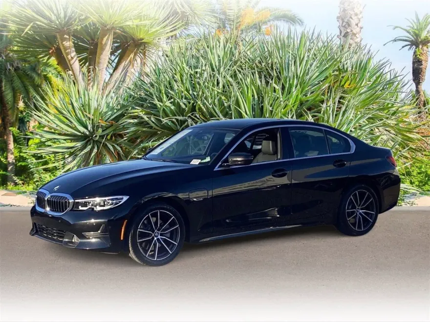 2022 Bmw 330e 3-Series photo 1