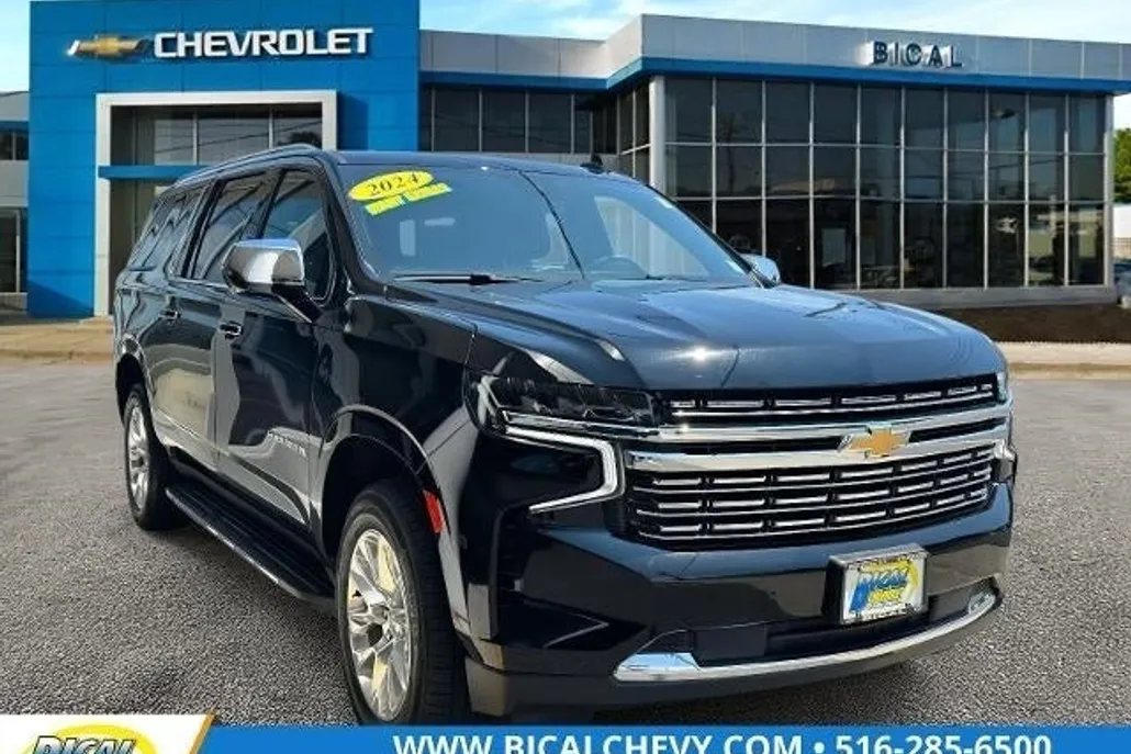 2024 Chevrolet Suburban Premier photo 1