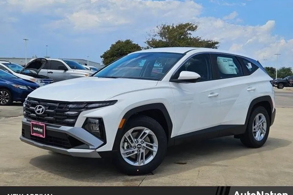 2026 Hyundai Tucson SE photo 1