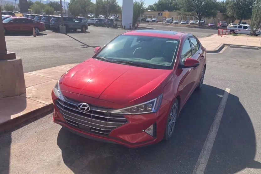 2020 Hyundai Elantra Limited photo 1