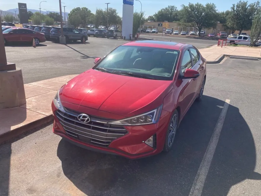2020 Hyundai Elantra Limited photo 1