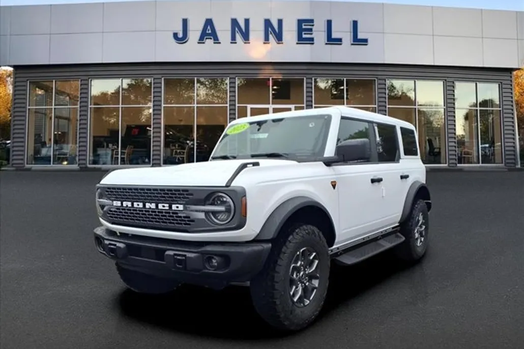 2025 Ford Bronco Badlands photo 1