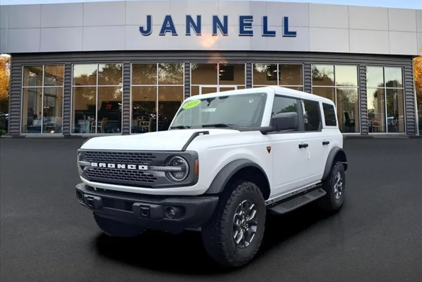 2025 Ford Bronco Badlands photo 1