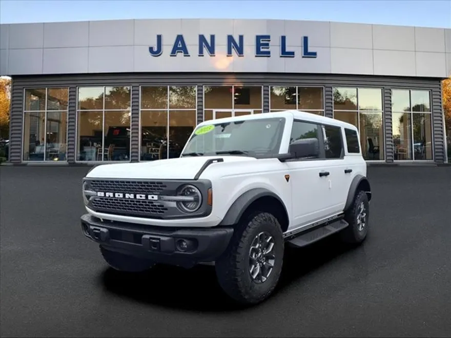 2025 Ford Bronco Badlands photo 1