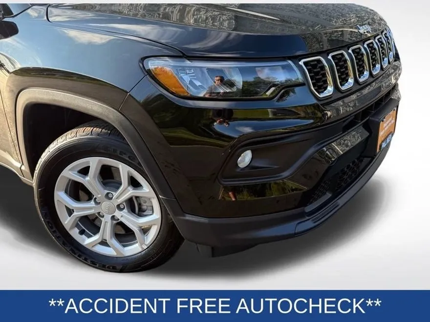 2024 Jeep Compass Latitude photo 1