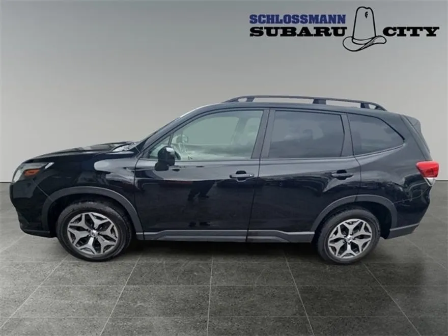 2022 Subaru Forester Premium photo 1