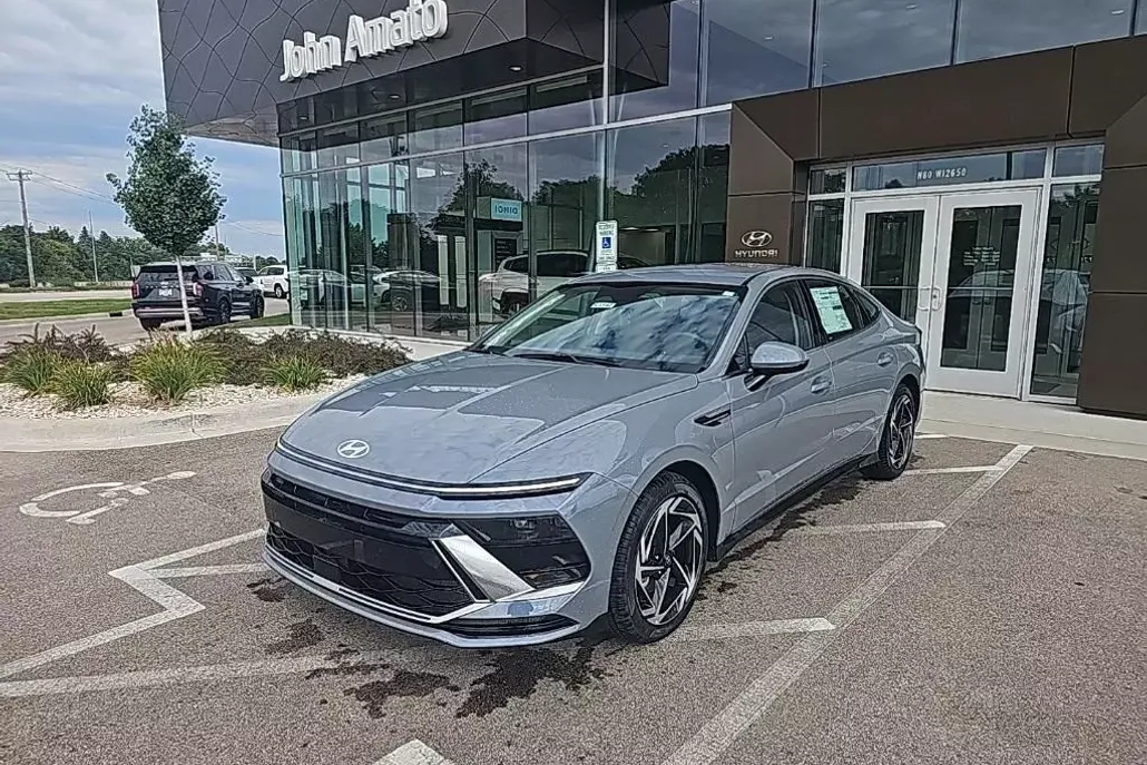 2026 Hyundai Sonata SEL Sport photo 1